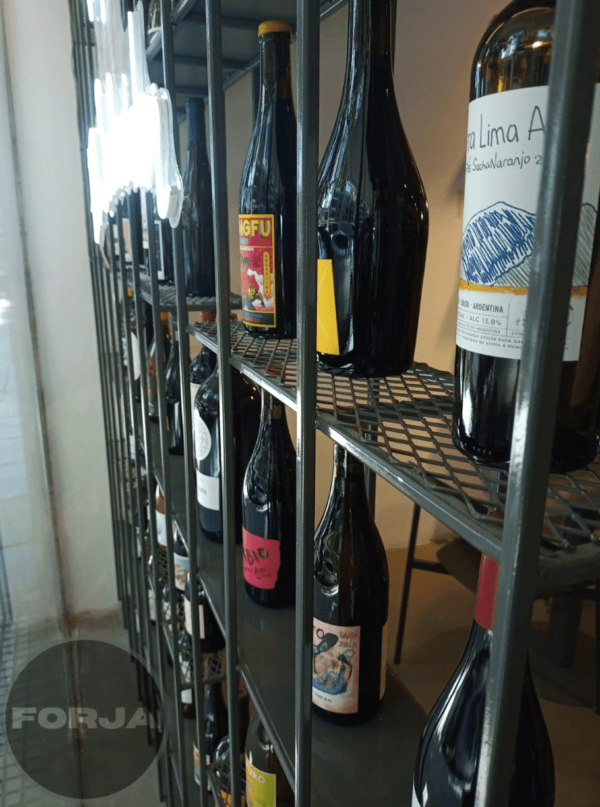 estantes para vinos de hierro